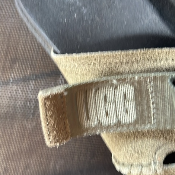 ugg sandals - Picture 4 of 4